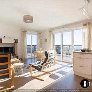 Air-conditioned With Pool Garage In A Luxury Hébergement de vacances